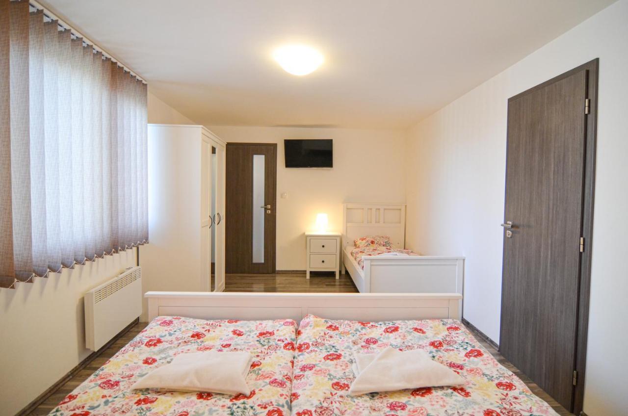 Apartmany Zajecak Заєчі Екстер'єр фото